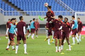 (SP)CHINA-SHENYANG-FOOTBALL-FIFA WORLD CUP QUALIFIER-CHINA VS THAILAND-TRAINING (CN)