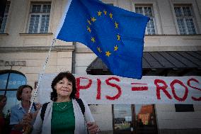 Protesters Warn Of Russian Influence Ahead Of EP Elections In Poland