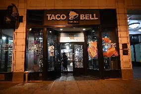 Two People Shot At Taco Bell In Downtown Chicago Illinois