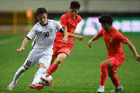 (SP)CHINA-SHAANXI-WEINAN-FOOTBALL-FRIENDLY MATCH-CHN VS UZB (CN)