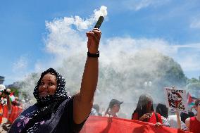 Pro-Palestine Protest Surrounds White House