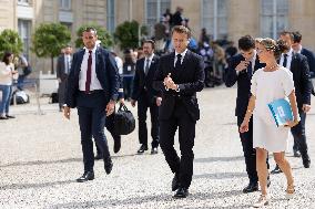 Emmanuel Macron leaves the Elysee - Paris