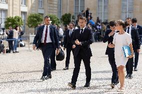 Emmanuel Macron leaves the Elysee - Paris