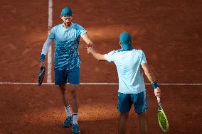 (SP)FRANCE-PARIS-TENNIS-ROLAND GARROS-FRENCH OPEN-MEN'S DOUBLES-FINAL