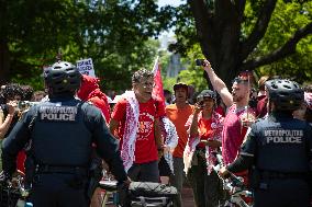 Pro-Palestinian Protesters Outside White House With 'red Line' Banner