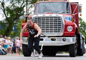 (SP)CANADA-DUNNVILLE-STRONGMAN AND STRONGWOMAN COMPETITION