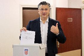 CROATIA-ZAGREB-EUROPEAN PARLIAMENT ELECTIONS-VOTING