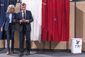 Emmanuel And Brigitte Macron At A Polling Station - Le Touquet