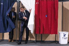 Emmanuel And Brigitte Macron At A Polling Station - Le Touquet