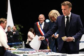 Emmanuel And Brigitte Macron At A Polling Station - Le Touquet