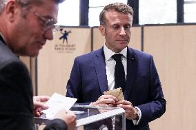 Emmanuel And Brigitte Macron At A Polling Station - Le Touquet