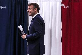 Emmanuel And Brigitte Macron At A Polling Station - Le Touquet