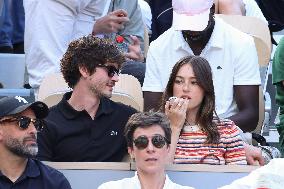 Logan Lerman and Ana Corrigan Looking Men's Final During The 2024 French Open - Village Day Fiftheeen NB