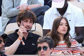 Logan Lerman and Ana Corrigan Looking Men's Final During The 2024 French Open - Village Day Fiftheeen NB