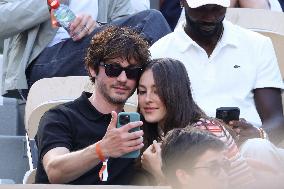 Logan Lerman and Ana Corrigan Looking Men's Final During The 2024 French Open - Village Day Fiftheeen NB