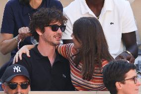 Logan Lerman and Ana Corrigan Looking Men's Final During The 2024 French Open - Village Day Fiftheeen NB