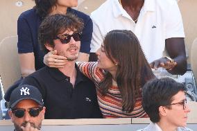 Logan Lerman and Ana Corrigan Looking Men's Final During The 2024 French Open - Village Day Fiftheeen NB