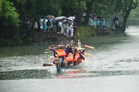 Dragon Boat Festival Celebrated in Hangzhou