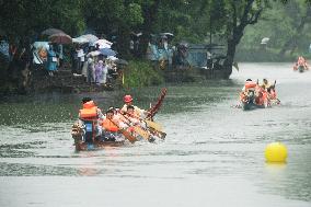 Dragon Boat Festival Celebrated in Hangzhou