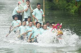 Dragon Boat Festival Celebrated in Hangzhou