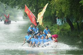 Dragon Boat Festival Celebrated in Hangzhou