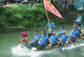 Dragon Boat Festival Celebrated in Hangzhou