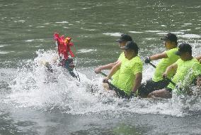 Dragon Boat Festival Celebrated in Hangzhou