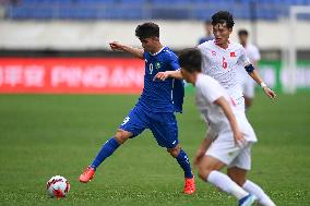 (SP)CHINA-SHAANXI-WEINAN-FOOTBALL-FRIENDLY MATCH-UZB VS VIE (CN)