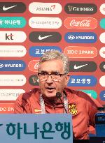 (SP)SOUTH KOREA-SEOUL-FOOTBALL-FIFA WORLD CUP QUALIFIER-CHN VS KOR-PRESS CONFERENCE