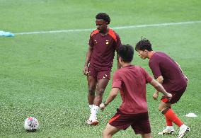 (SP)SOUTH KOREA-SEOUL-FOOTBALL-FIFA WORLD CUP QUALIFIER-TRAINING