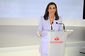 Queen Letizia Euros From Your Paycheck Closing Ceremony - Madrid