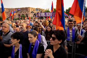 Archbishop Galstanyan Calls For Nonstop Protests To Push Pashinian Out - Yerevan