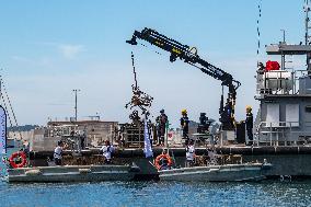 Military Divers Remove Waste From The Port - Toulon