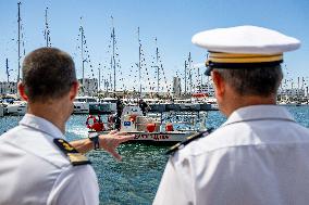 Military Divers Remove Waste From The Port - Toulon