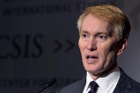 DC: Senator Lankford hold a Lithium-Ion Battery Suply conversation