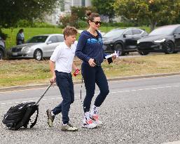 Ben Affleck And Jennifer Garner Reunite On Their Son Samuel's Last Day Of School - LA