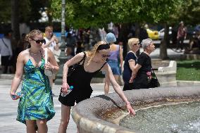 First Heatwave Of The Season Hits Athens