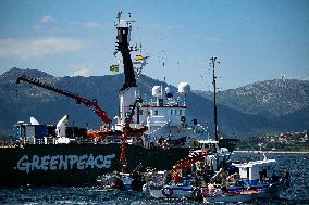 Boat protest against Altri and to receive the Greenpeace ship in the Ría de Arousa