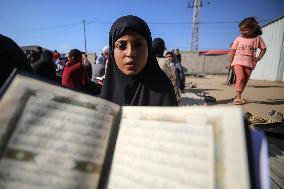 Palestinian Women Are Reciting The Koran