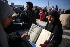 Palestinian Women Are Reciting The Koran