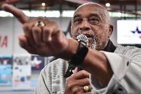 American former track and field athlete Tommie Smith at ATHLETICA north of Paris FA