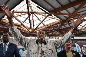 American former track and field athlete Tommie Smith at ATHLETICA north of Paris FA