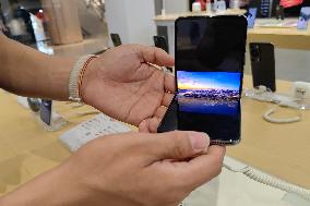 Huawei Pocket 2 Folding Mobile Phone