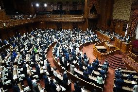 Japan enacts law for new foreign worker scheme