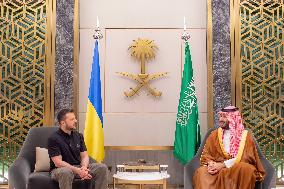 Saudi Arabia's Crown Prince Receives Volodymyr Zelensky - Jeddah