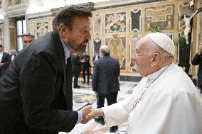 Pope Francis Meets With More Than 100 Comedians - Vatican