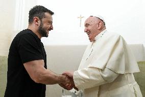 Pope Francis Meets Zelensky At G7 Summit - Italy