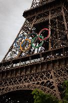 Giant Olympics Rings At The Eiffel Tower