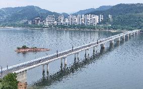 Thousand Island Lake Bridge in Hangzhou