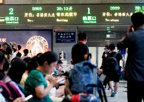 CHINA-BEIJING-SHANGHAI-HONG KONG-HIGH-SPEED SLEEPER TRAIN-OPERATION (CN)